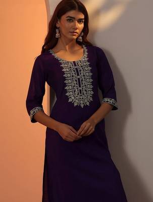 women ethnic motifs embroidered regular thread work kurta with trousers 5