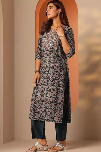 women ethnic motifs printed regular thread work kurta with trousers