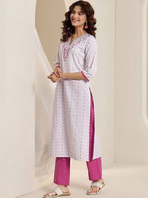 women printed regular thread work kurta with trousers & with dupatta 4