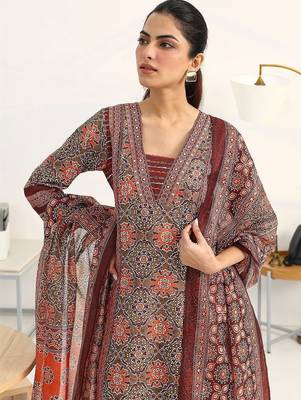 women ethnic motifs printed regular kurta with trousers & with dupatta 2