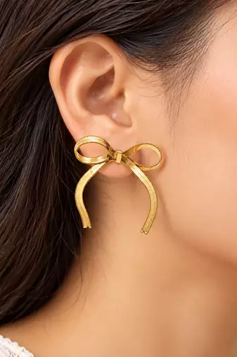 Gold bow stud earrings, herringbone chain, anti-tarnish