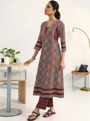 women ethnic motifs printed regular kurta with trousers & with dupatta 7