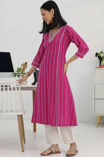 women printed regular thread work kurta with trousers & with dupatta
