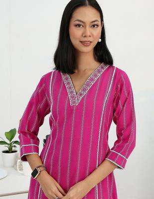 women printed regular thread work kurta with trousers & with dupatta 5