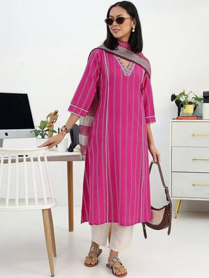 women printed regular thread work kurta with trousers & with dupatta 6
