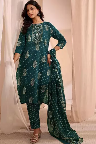women floral printed regular kurta with trousers & with dupatta