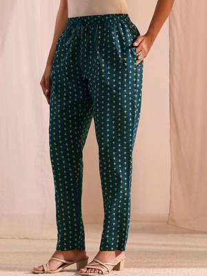women floral printed regular kurta with trousers & with dupatta 6