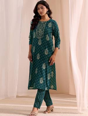 women floral printed regular kurta with trousers & with dupatta 7
