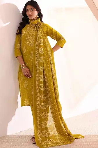 women ethnic motifs printed regular kurta with trousers & with dupatta