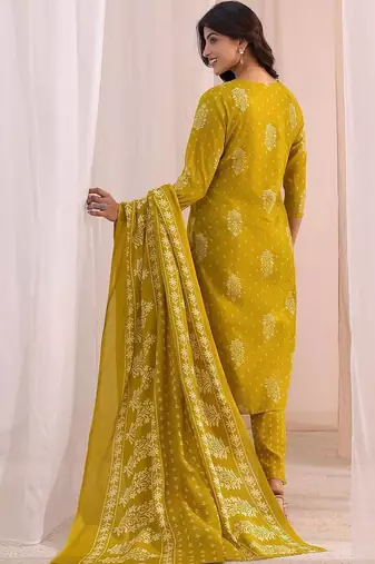women ethnic motifs printed regular kurta with trousers & with dupatta