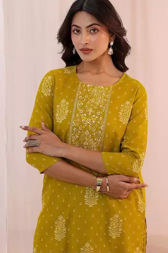 women ethnic motifs printed regular kurta with trousers & with dupatta