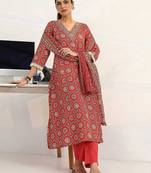 women ethnic motifs printed regular cotton blend kurta with trousers & with dupatta