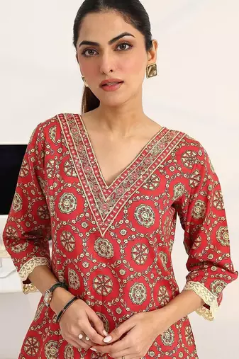 women ethnic motifs printed regular cotton blend kurta with trousers & with dupatta