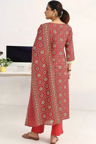 women ethnic motifs printed regular cotton blend kurta with trousers & with dupatta