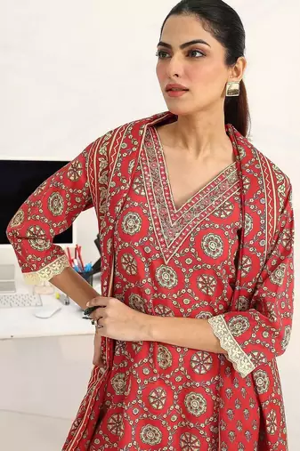 women ethnic motifs printed regular cotton blend kurta with trousers & with dupatta