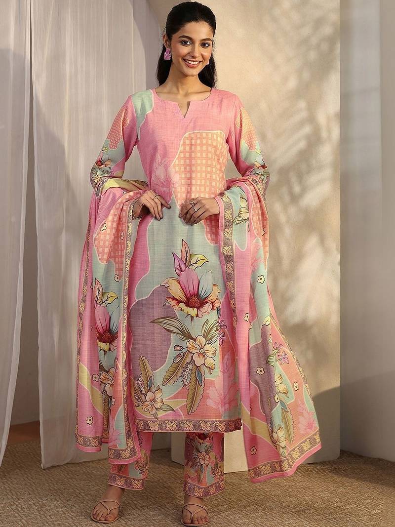 women floral printed regular kurta with trousers & with dupatta