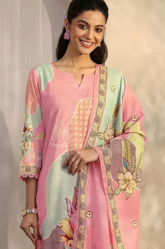 women floral printed regular kurta with trousers & with dupatta