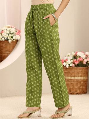 women floral printed regular thread work kurta with trousers & with dupatta 6