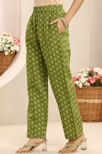 women floral printed regular thread work kurta with trousers & with dupatta
