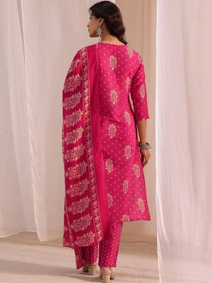 women ethnic motifs printed regular kurta with trousers & with dupatta 5