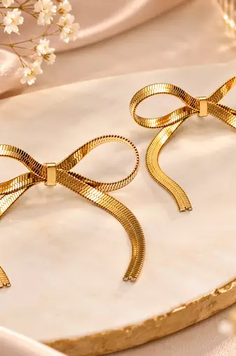 Gold bow stud earrings, herringbone chain, anti-tarnish