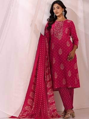 women ethnic motifs printed regular kurta with trousers & with dupatta 7