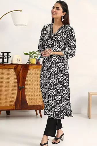 women ethnic motifs printed regular thread work kurta with trousers & with dupatta