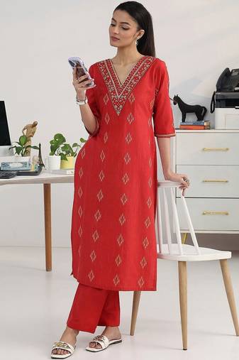 women ethnic motifs printed regular thread work kurta with trousers