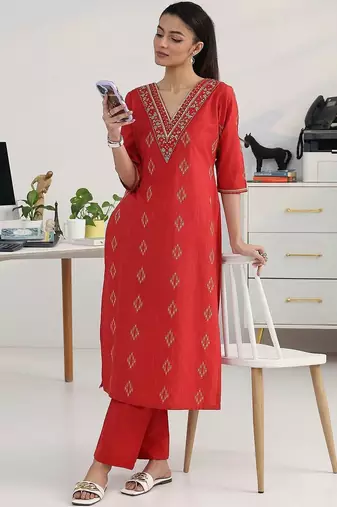 women ethnic motifs printed regular thread work kurta with trousers