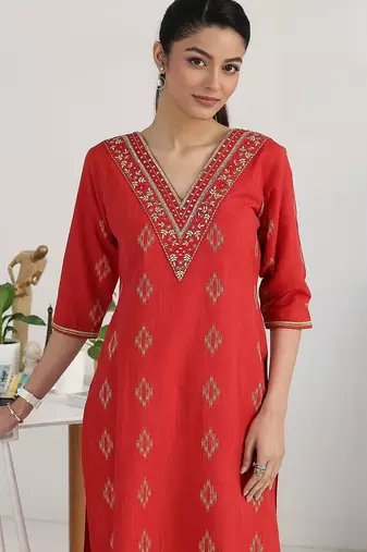 women ethnic motifs printed regular thread work kurta with trousers