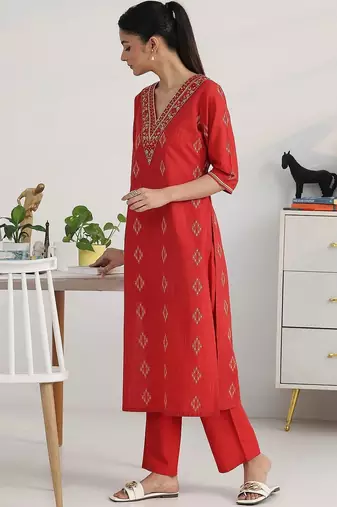 women ethnic motifs printed regular thread work kurta with trousers
