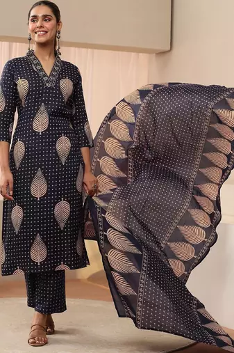 women floral printed regular kurta with trousers & with dupatta