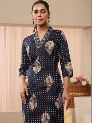 women floral printed regular kurta with trousers & with dupatta 2
