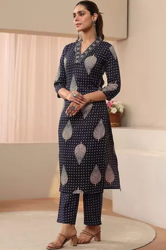 women floral printed regular kurta with trousers & with dupatta
