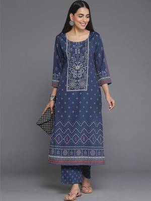 women ethnic motifs printed regular kurta with trousers 1