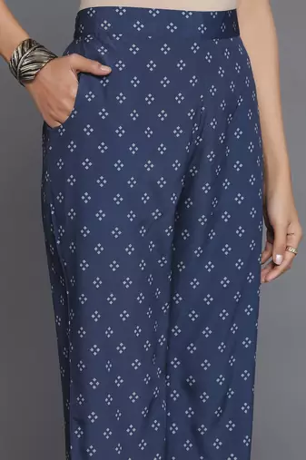 women ethnic motifs printed regular kurta with trousers