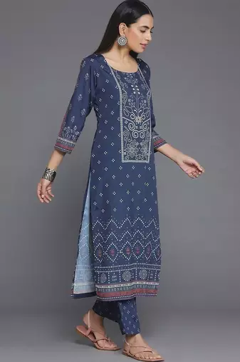 women ethnic motifs printed regular kurta with trousers