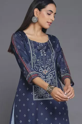 women ethnic motifs printed regular kurta with trousers
