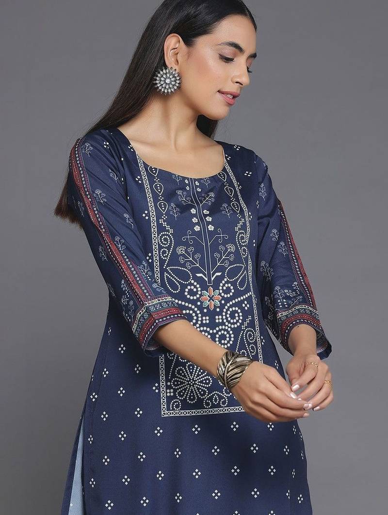 women ethnic motifs printed regular kurta with trousers
