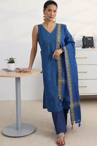 women ethnic motifs embroidered regular thread work kurta with trousers & with dupatta