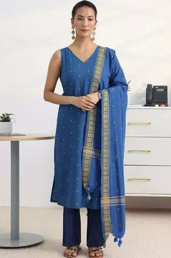 women ethnic motifs embroidered regular thread work kurta with trousers & with dupatta