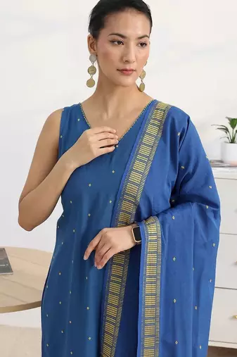 women ethnic motifs embroidered regular thread work kurta with trousers & with dupatta