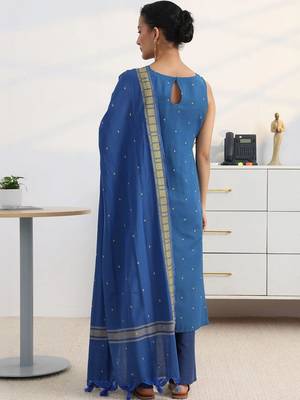 women ethnic motifs embroidered regular thread work kurta with trousers & with dupatta 6