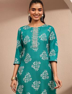 women floral printed regular thread work kurta with trousers & with dupatta 4