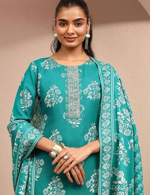 women floral printed regular thread work kurta with trousers & with dupatta 5
