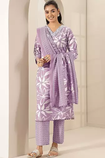 women floral printed regular thread work kurta with trousers & with dupatta
