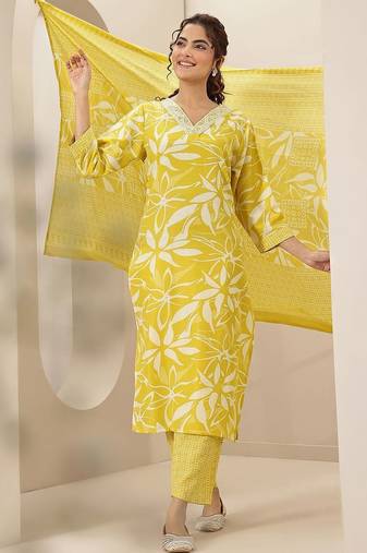 women floral printed regular thread work kurta with trousers & with dupatta