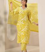 women floral printed regular thread work kurta with trousers & with dupatta