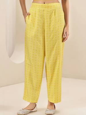 women floral printed regular thread work kurta with trousers & with dupatta 5