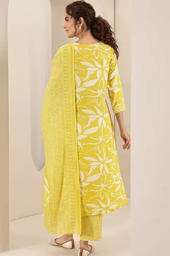 women floral printed regular thread work kurta with trousers & with dupatta